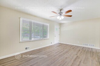 3330 Scott Dr in Austell, GA - Foto de edificio - Building Photo