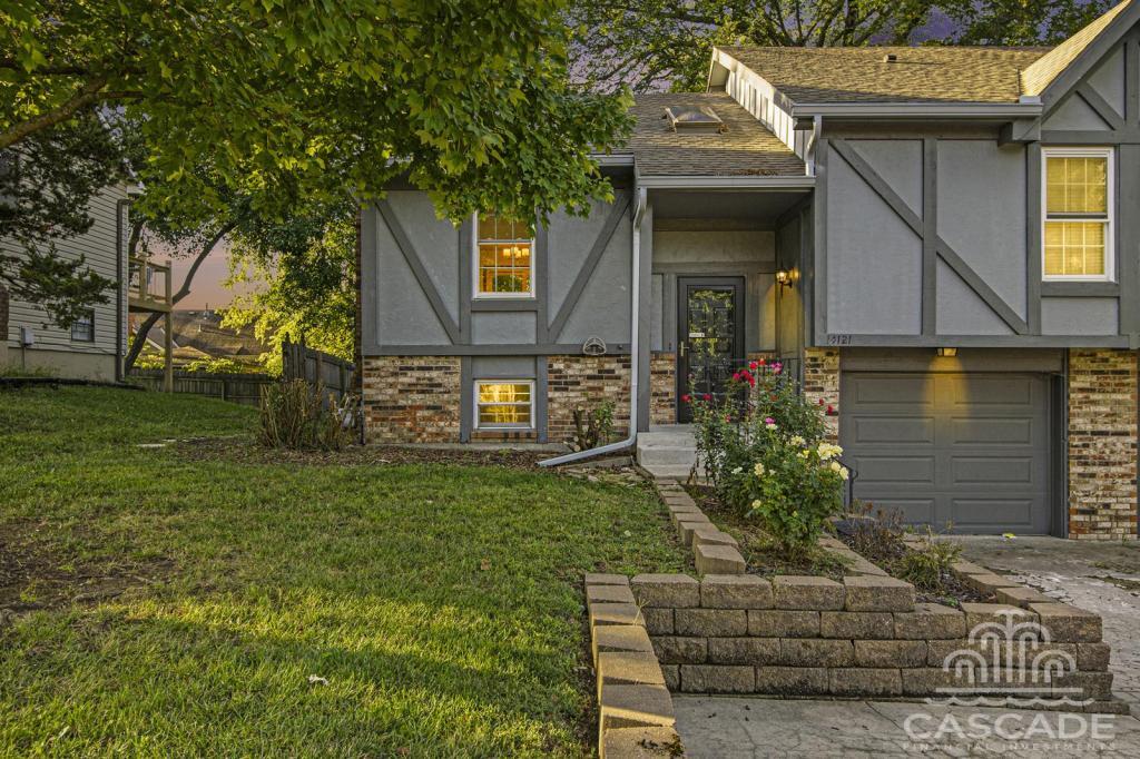 14123 W 88th Pl in Lenexa, KS - Building Photo