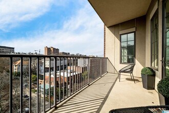 2600 Highland Ave in Birmingham, AL - Building Photo - Building Photo