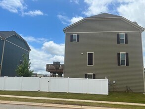 128 Lanyard Dr in Mooresville, NC - Building Photo - Building Photo