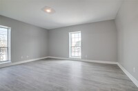 9025 Rue Cambon St photo'