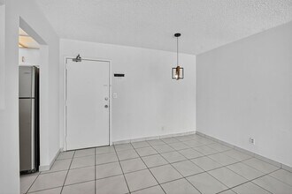 704 SE 2nd Ave in Deerfield Beach, FL - Building Photo - Building Photo