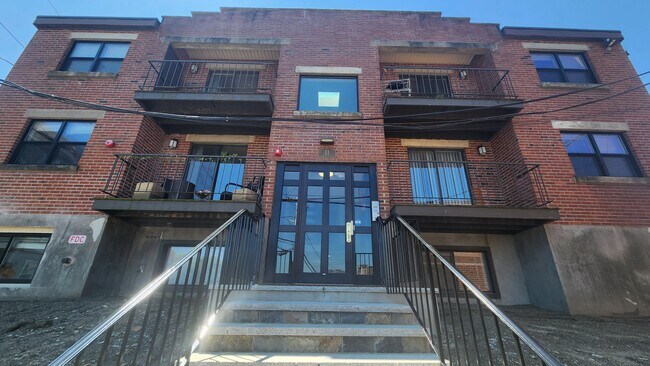 24 Darling St, Unit 11-12 in Boston, MA - Building Photo - Building Photo