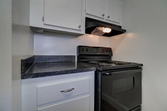 Royal Breeze Apartments in Clearwater, FL - Foto de edificio - Interior Photo