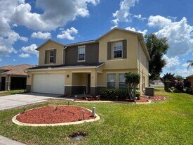 7411 Hunters Greene Cir in Lakeland, FL - Building Photo