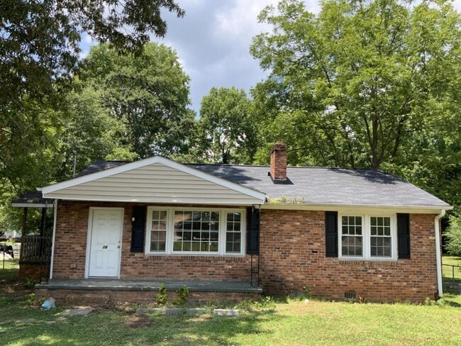 property at 16 Mayflower Ave