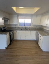 32115 Rancho Vista Dr in Cathedral City, CA - Building Photo - Building Photo