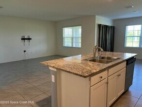 1371 McFarland Dr in West Melbourne, FL - Building Photo - Building Photo