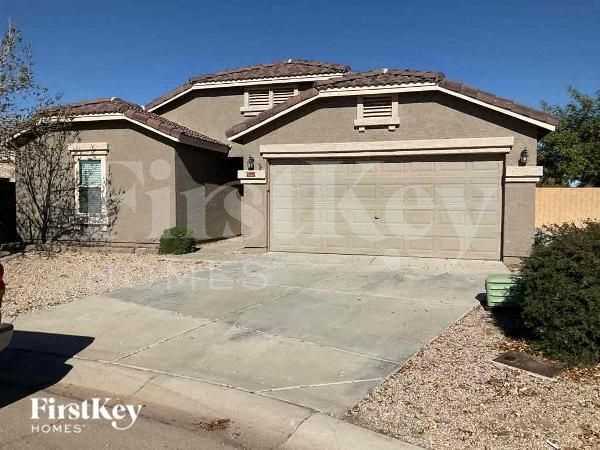 39995 E Arabian Way in Queen Creek, AZ - Building Photo