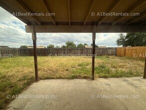 3400 Clogston Way in Modesto, CA - Building Photo - Building Photo