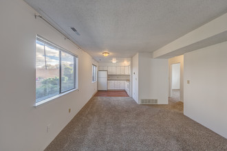 3596 Gypsum Rd in Reno, NV - Building Photo - Interior Photo