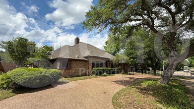 3513 Diamondhead Dr in Plano, TX - Foto de edificio - Building Photo