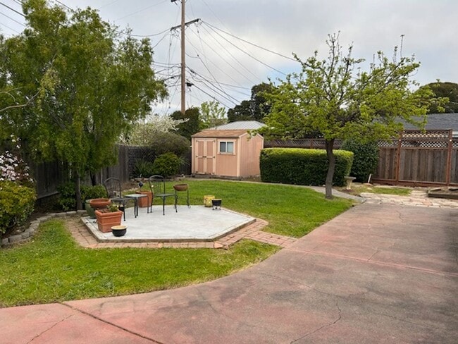 1735 Cottage Grove Ave in San Mateo, CA - Building Photo - Building Photo