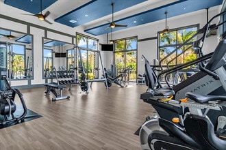 81 West in Ft. Myers, FL - Building Photo - Building Photo