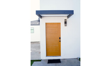 629 W Hillsdale St, Unit A in Inglewood, CA - Building Photo - Building Photo