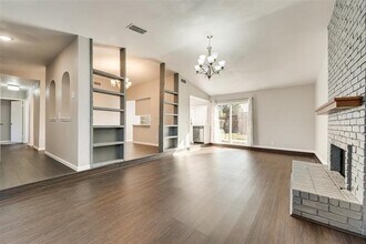 2218 Meadowglen Dr in Garland, TX - Building Photo - Building Photo