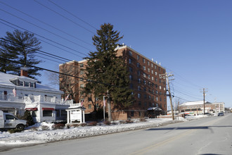 Sunset Tower in Sanford, ME - Foto de edificio - Building Photo