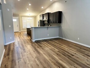 4055 E Blueberry St in Meridian, ID - Building Photo - Building Photo