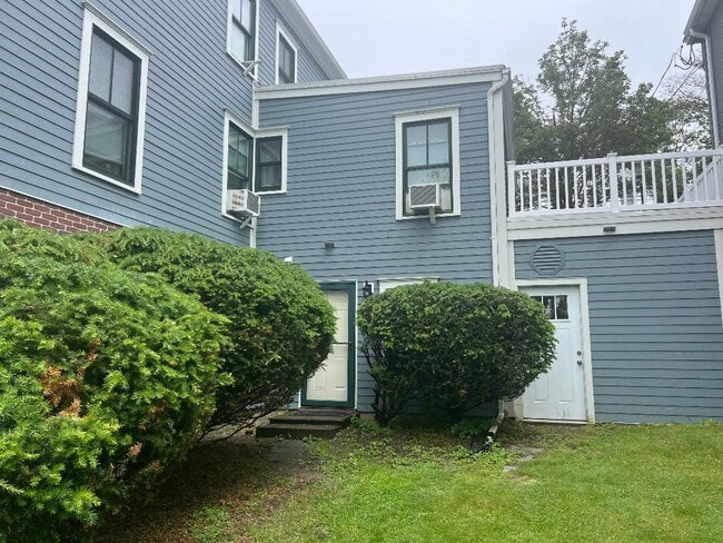 206 E Main St