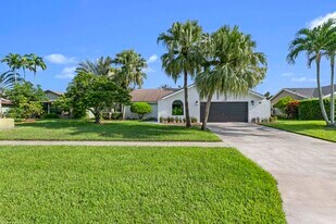 13781 Barberry Dr in Wellington, FL - Building Photo