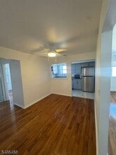 1007 Unicorn Way, Unit 2 in Clifton, NJ - Foto de edificio - Building Photo