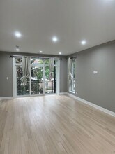 7428 N Rogers Ave in Chicago, IL - Building Photo - Building Photo