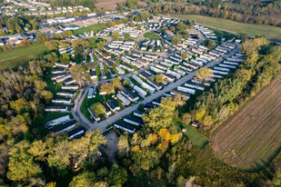 Cedar Springs Mobile Estates in Cedar Springs, MI - Foto de edificio - Building Photo