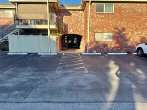 7920 Rockwood Ln, Unit 138 in Austin, TX - Foto de edificio - Building Photo