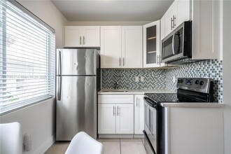 6971 Carlyle Ave in Miami Beach, FL - Building Photo - Building Photo