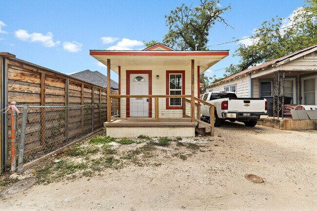 330 Gem Ln in San Antonio, TX - Building Photo - Building Photo