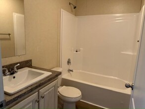 424 Warbler Ln in Madison, WI - Foto de edificio - Building Photo