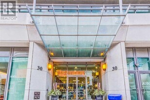 30 Grand Trunk Crescent in Toronto, ON - Building Photo