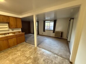 7812 Lynch Rd, Unit Sebastopol Studio in Sebastopol, CA - Building Photo - Building Photo