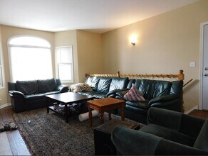 1434 W Irving Park Rd-Unit -1 in Chicago, IL - Building Photo - Building Photo