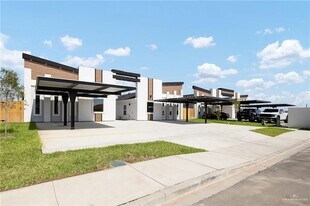 20 N Onyx Ave in Edinburg, TX - Building Photo