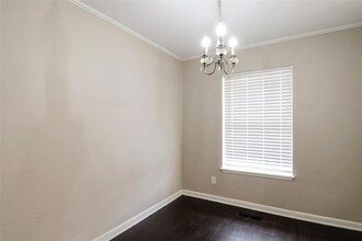 4921 N Woodward Ave in Oklahoma City, OK - Building Photo - Building Photo