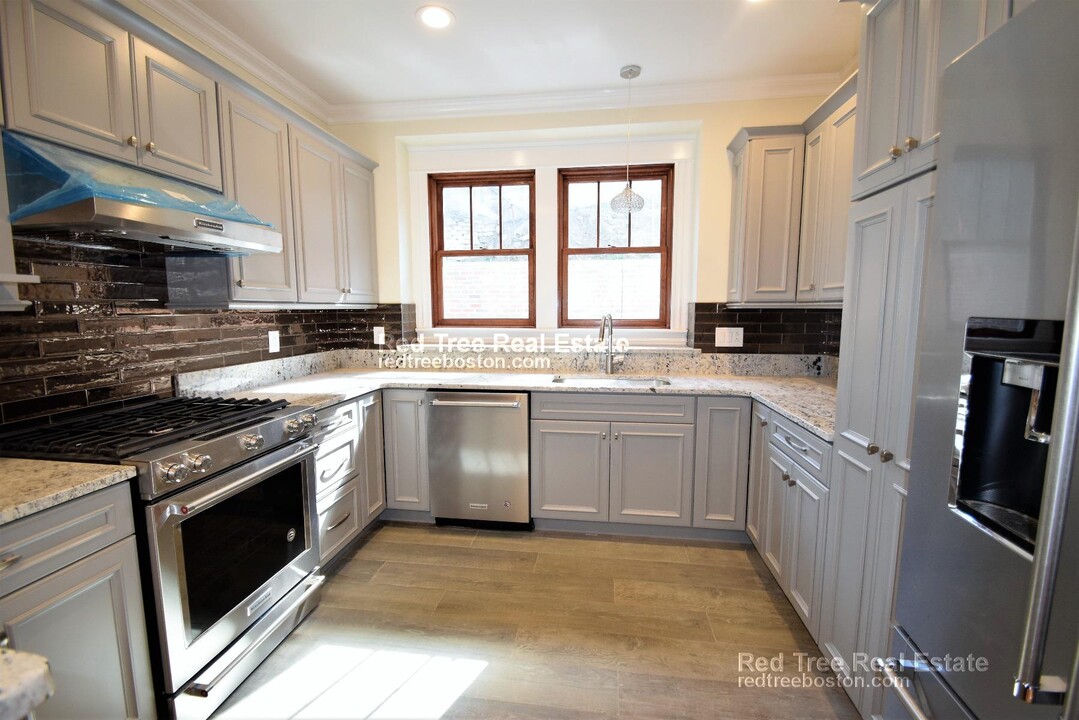 44 Gerrish St, Unit 1 in Boston, MA - Foto de edificio