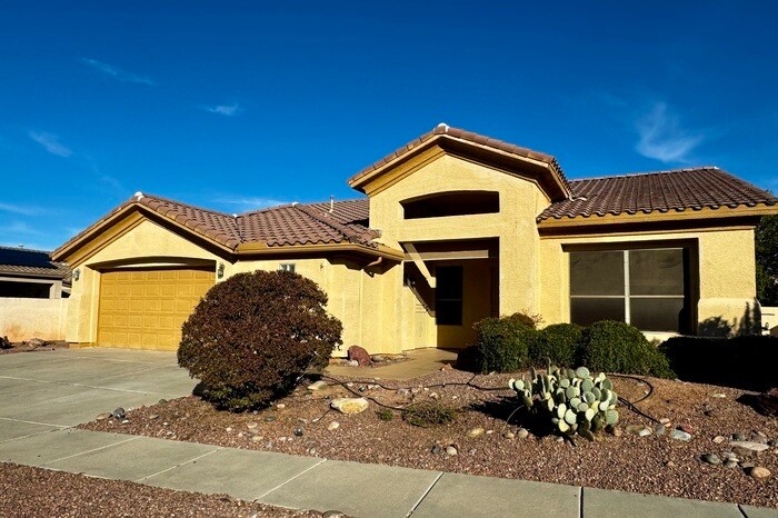 8916 N Silver Moon Way in Tucson, AZ - Building Photo