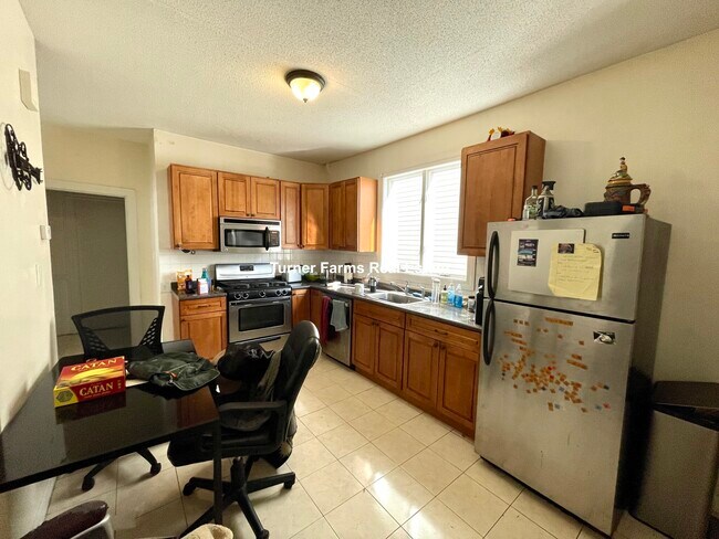 68 Winchester St, Unit 1 in Medford, MA - Foto de edificio - Building Photo