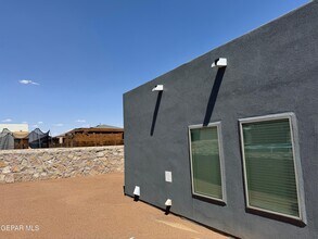 10126 Javelina Bush in Socorro, TX - Building Photo - Building Photo