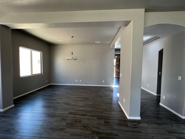 property at 3673 Lunetta Ct