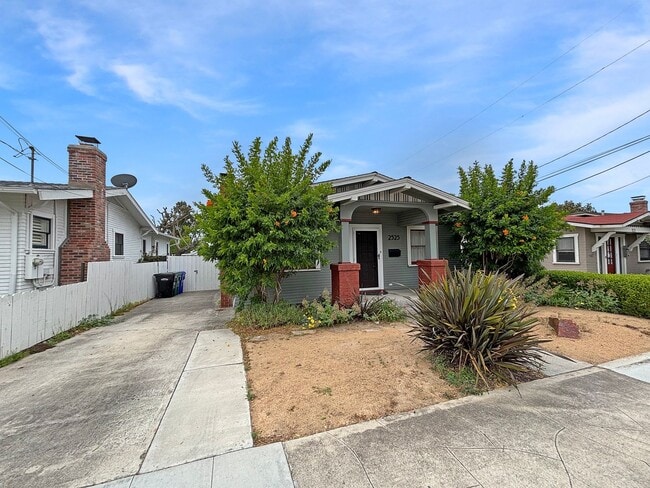 2525 Myrtle Ave in San Diego, CA - Building Photo - Building Photo