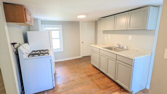 707 Pawling Ave in Troy, NY - Building Photo