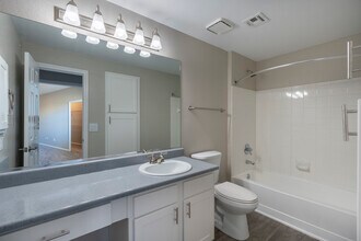 Manzanita Gate Apartments in Reno, NV - Building Photo - Interior Photo