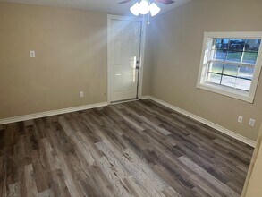 324 Azalea St in Lake Jackson, TX - Building Photo - Building Photo