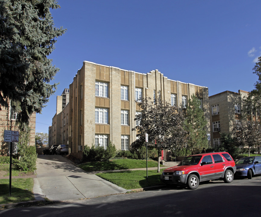 Thomas Carlyle Apartments in Denver, CO - Building Photo