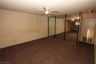 3152 S Eastern Ave-Unit -27 in Las Vegas, NV - Building Photo - Building Photo