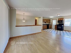 327 Hemlock Ave in Romeoville, IL - Building Photo - Building Photo