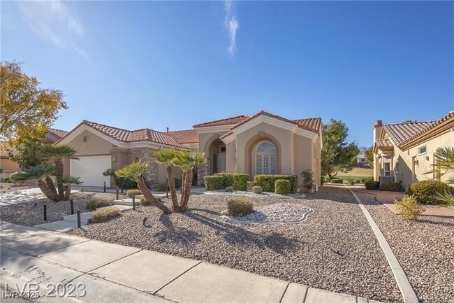 property at 3033 Highland Falls Dr