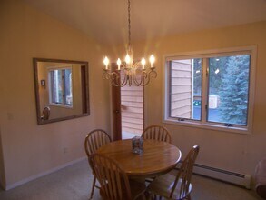 120 Village Blvd in Incline Village, NV - Building Photo - Building Photo